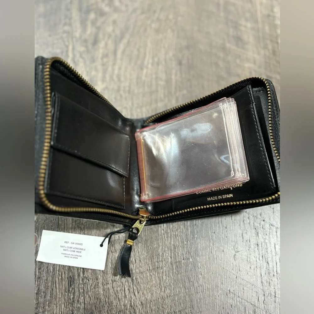 NEW | COMME des GARCONS Luxury Leather Zip Around Mens Wallet